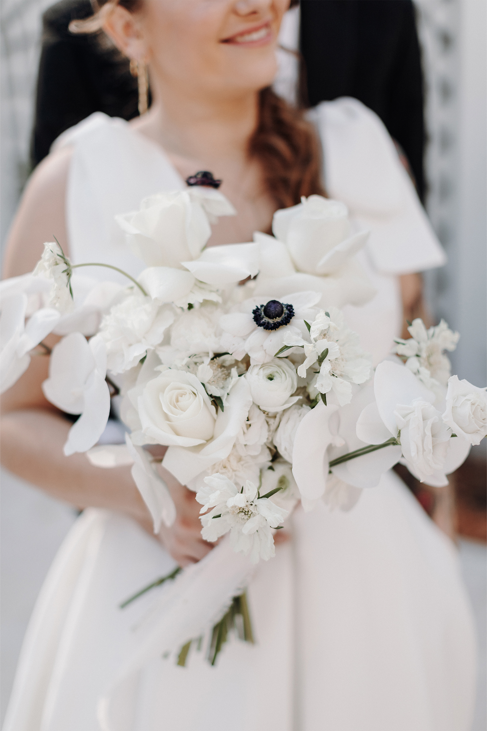 Bouquet-de-fleurs-blanches-mariées